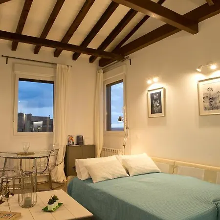 Atico San Nicolas Apartment